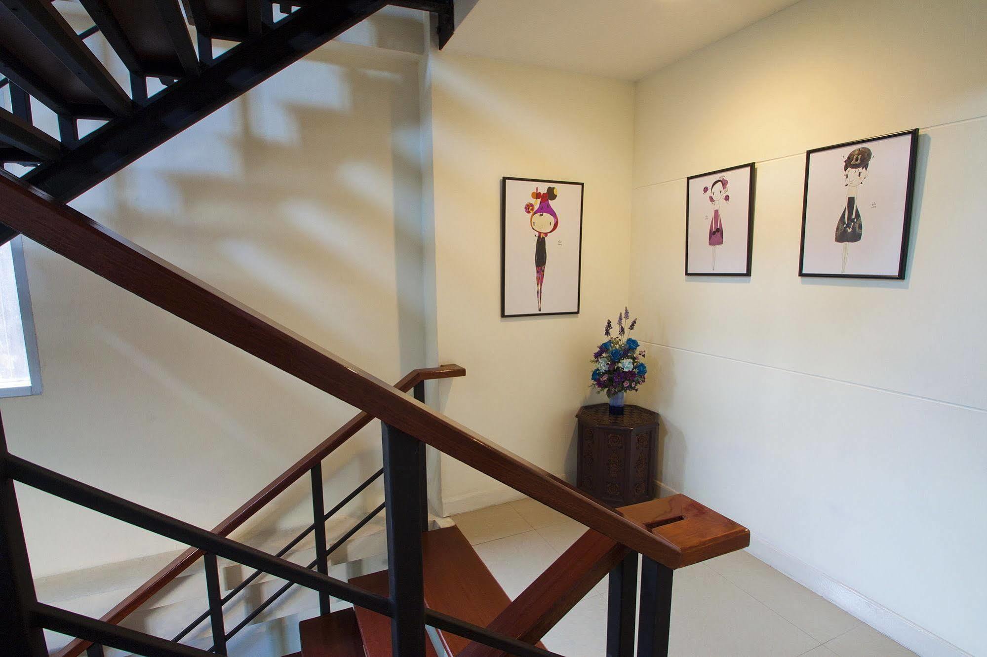 Sakul House Hostel Банкок Екстериор снимка
